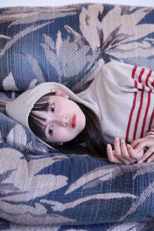 年轻女老师在线观看